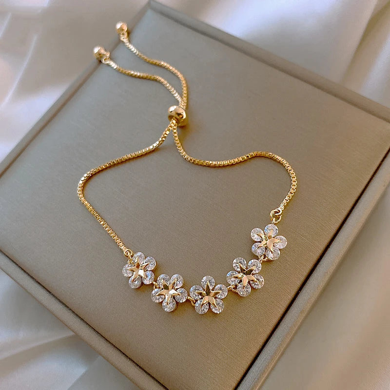 Korean New Luxury Crystal Flower Cubic Zirconia Pendant Bracelet Women Round Butterfly Shiny Rhinest