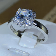 Original Four-Claw 925 Silver color Wedding Rings For Women Square AAAAA Big White Zir close-up view