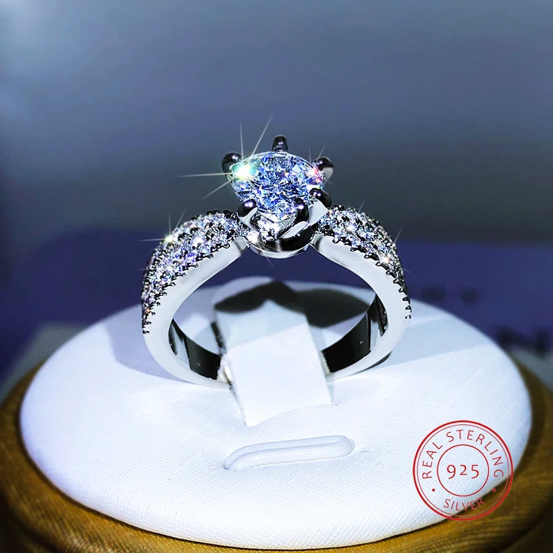 925 Sterling Silver Luxury Sparkling Six-Claw White Zircon Ring For Ladies Party Reception Jewelry G