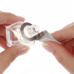 6pcs Car Vent Clips Metal Car Perfume Bottle Diffuser Exhaust Clip 360° Rotating Air O close-up view