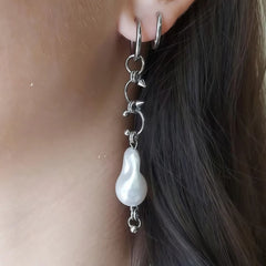Korean Fashion Irregular Pearl Rivet Earrings for Female Punk Charm Aesthetic Geometr alternate view