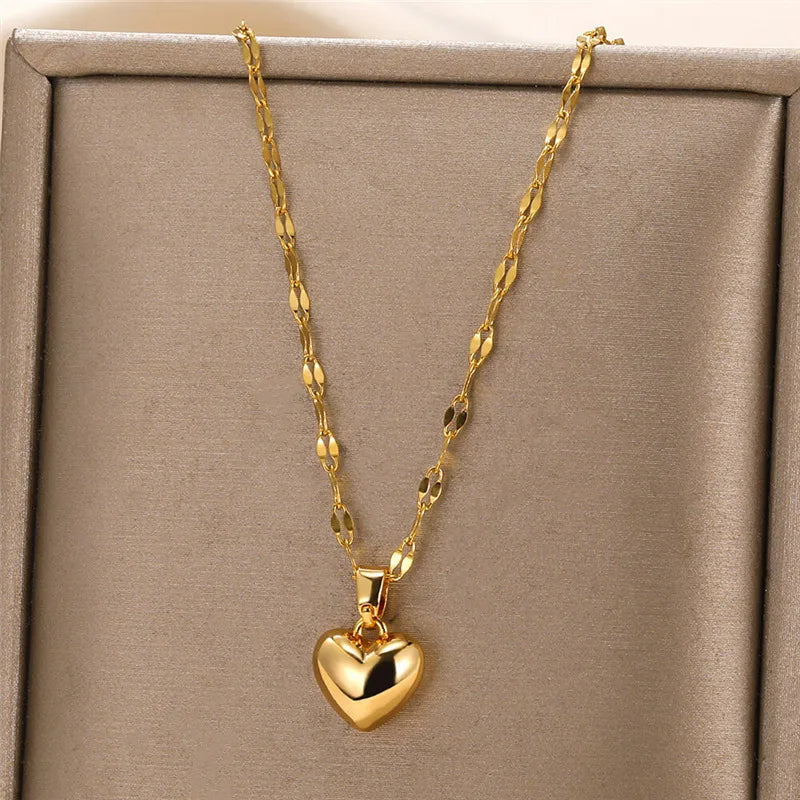 Charm Love Heart Pendant Necklace for Women Gold Color Fashion Lip Chain Simple Metal Choker Necklac