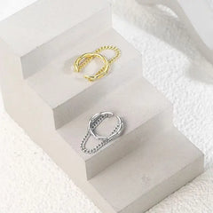 1 PC Fashion Minilist No Piercing Chain Earcuff Clips Earrings for Woman Fake Piercing close-up view