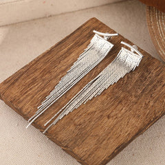 A Pair of Silvery Fashionable Tassel Earrings, Sexy and Elegant Earrings, Perfect Access detail view