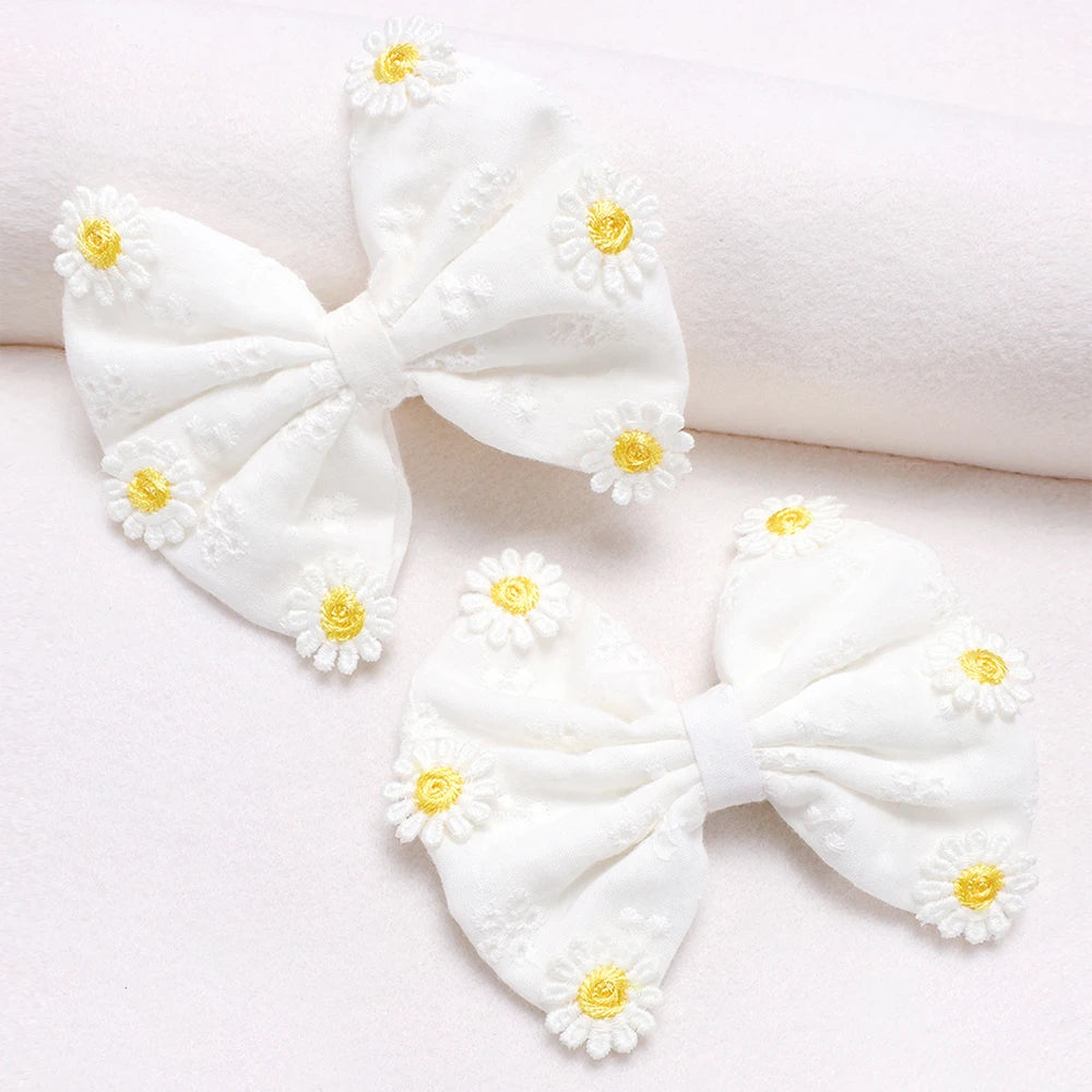 2 PC Daisy Hair Clips Girls White Bow Hair Clips Simple Flower Hair Accessories Hair Clips for Women