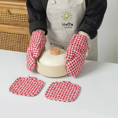 Anti Scald Oven Gloves Set | Cotton Lined Thick Kitchen Gloves with Red Checkered Desi close-up view