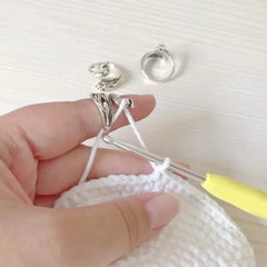 Adjustable Crochet Tension Cute Cat Ring, Beginner Knitting Crochet Hook Ring, Yarn Guid detail view