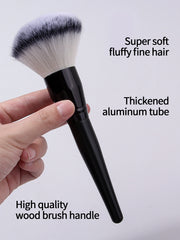 Professional Large Powder Brush | Super Soft Fluffy Blush Brush detail view