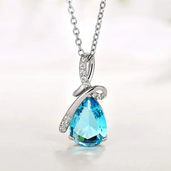 Huitan Elegant Women Pendant Necklace Fresh Style Wedding Anniversary Accessories Inlaid detail view