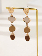 A Pair of Trendy, Casual, Fashionable, Oil-Drip Style, Elegant, Unique, Versatile Wome close-up view