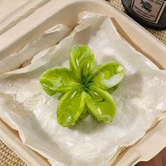 1/6pcs Hawaiian Beach Vacation Frangipani Hair Clips for Woman Elegant Shark Clip Fashio detail view