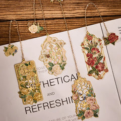 Retro Metal Aesthetic Rose Bookmark Pendant Chinese Style Floral Painting Bookmark Stu close-up view