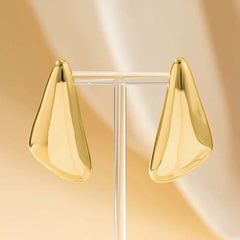Vintage Punk Smooth Metal Stud Earrings Women 2026 Trend Goth Geometric Piercing Earring detail view