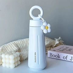 1pcs 450ML Unisex Thermos Bottle With Sunflower Pendant 316 Stainless Steel Insulated close-up view