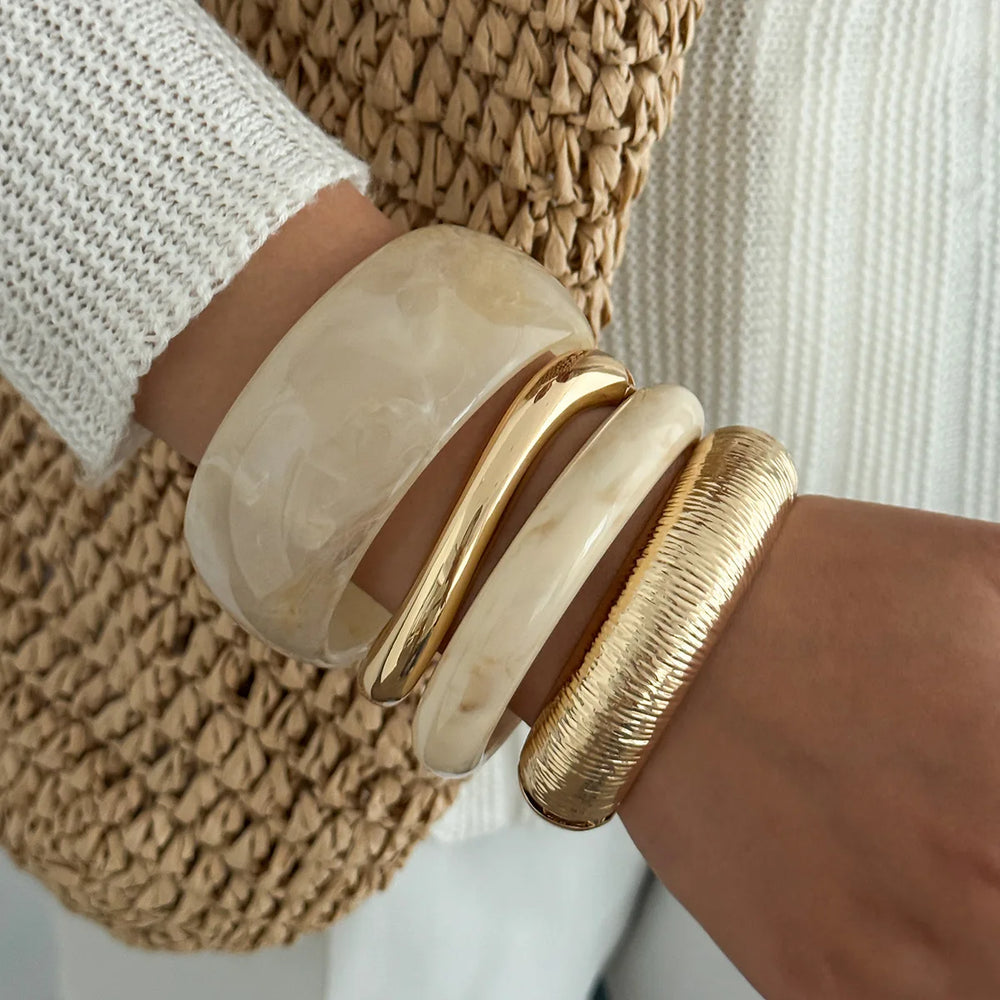 SHIXIN Bohemian Stackable Off White Resin Acrylic Bracelet Women Vintage Geometric Round Metal Bangl