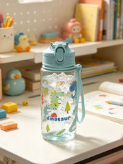 1 Piece 500ml (19 fl oz) Cartoon Printed Straw Cup, Summer Plastic Water Bottle, BPA F close-up view