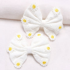 2 PC Daisy Hair Clips Girls White Bow Hair Clips Simple Flower Hair Accessories Hair Cli detail view