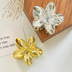 Korean Hawaiian Gradient Flower Hair Claw Clip For Women Girl Fashion Plastic Non Slip close-up view