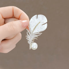 Retro Blue Crystal Big Waterdrop Pendant Brooch for Women Full of Rhinestone Brooch Pin Clothing Accessories Vintage Jewelry