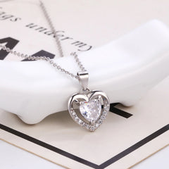 Eternal Heart Love Necklace Women's High End Stainless Steel Clavicle Chain Accessori alternate view