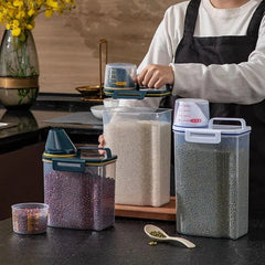 2kg(4.4 lb) Dog and Cat Food Storage Container - Onlytenbucks.com