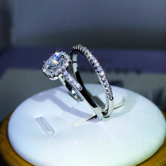 New Small Couple Ring 925 Sterling Silver Popular Fashion Four-Claw Zircon Ring Two-Pi close-up view