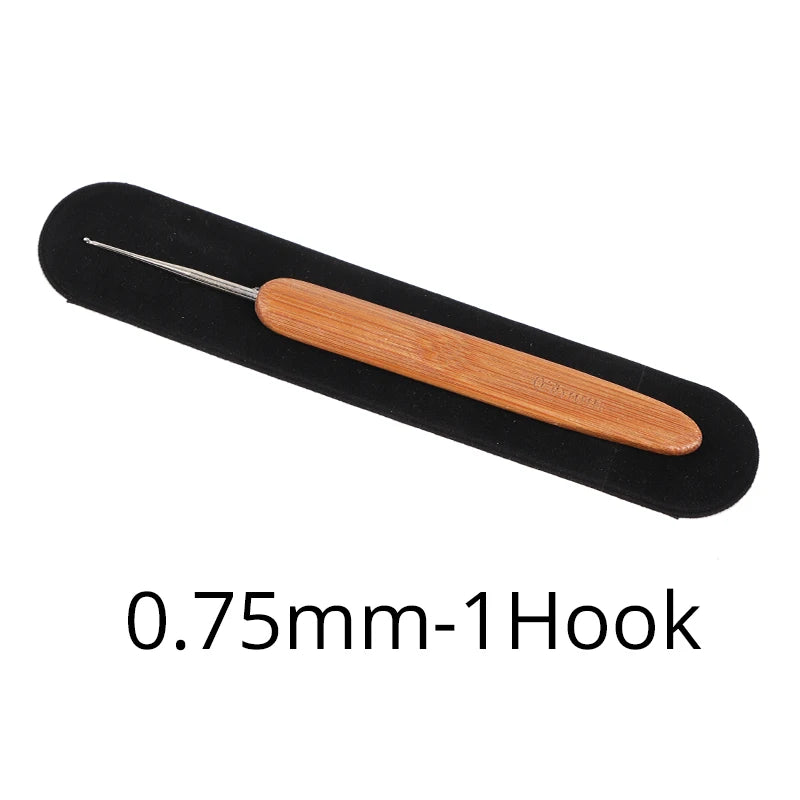 0.5Mm 0.75Mm Dreadlock Needle Crochet Hook For Dread Hair Dreadlocks Accessories Hook close-up view