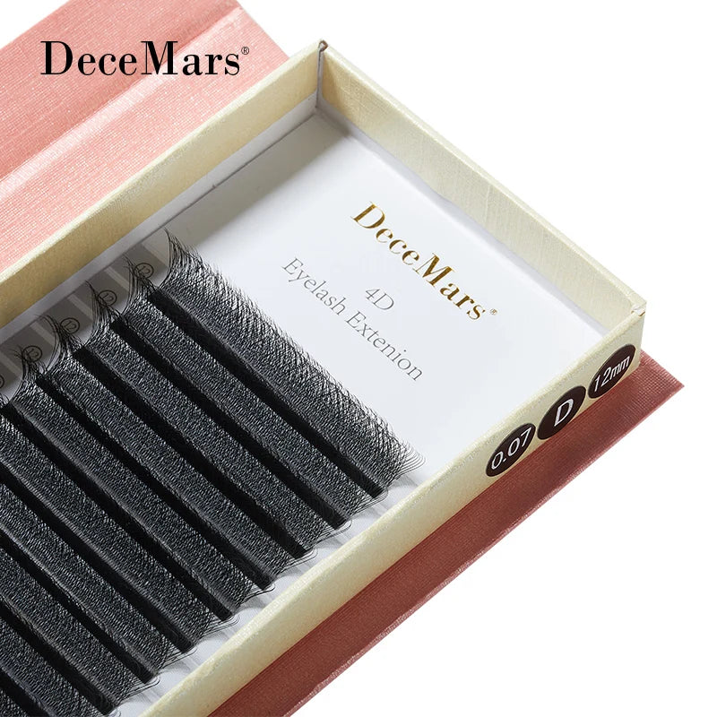 DeceMars 4D W Shaped Eyelash Extension | 12 Lines Per Tray close-up view