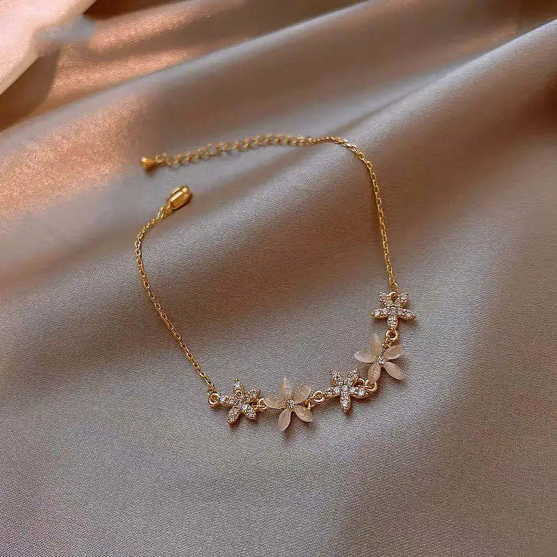 Korean New Luxury Crystal Flower Cubic Zirconia Pendant Bracelet Women Round Butterfly close-up view