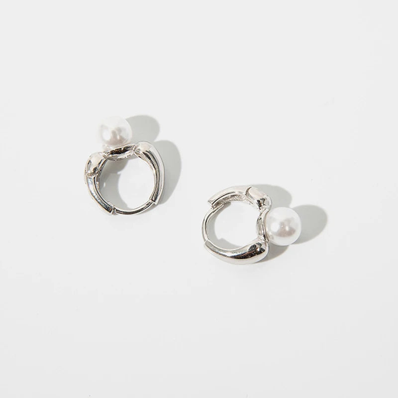 ANENJERY Imitation Pearl Hoop Earrings for Women Round Wedding Party Ear Jewelry Whole close-up view