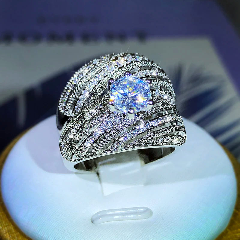 Luxury Double Set Ring High-Grade Zircon Plated Real Gold Men's And Women's Rings Par lifestyle view