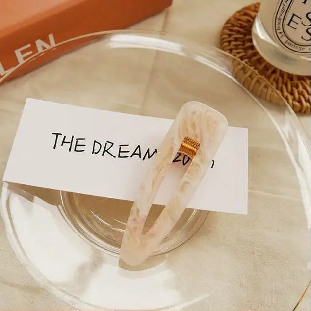 2019 Popular Fashion Acetate Sweet Hairpins Girls Hair Clips Pin Barrette Accessories lifestyle view