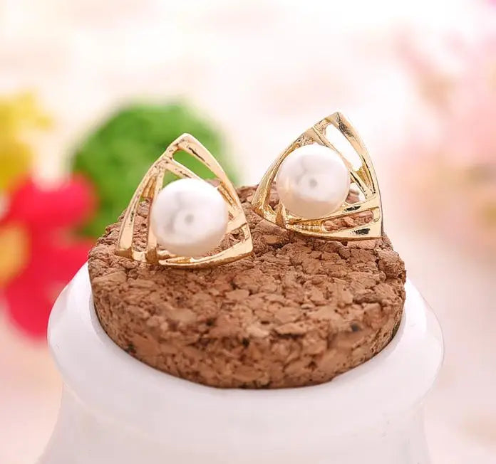 Wild Simple Pearl Bean Earrings detail view