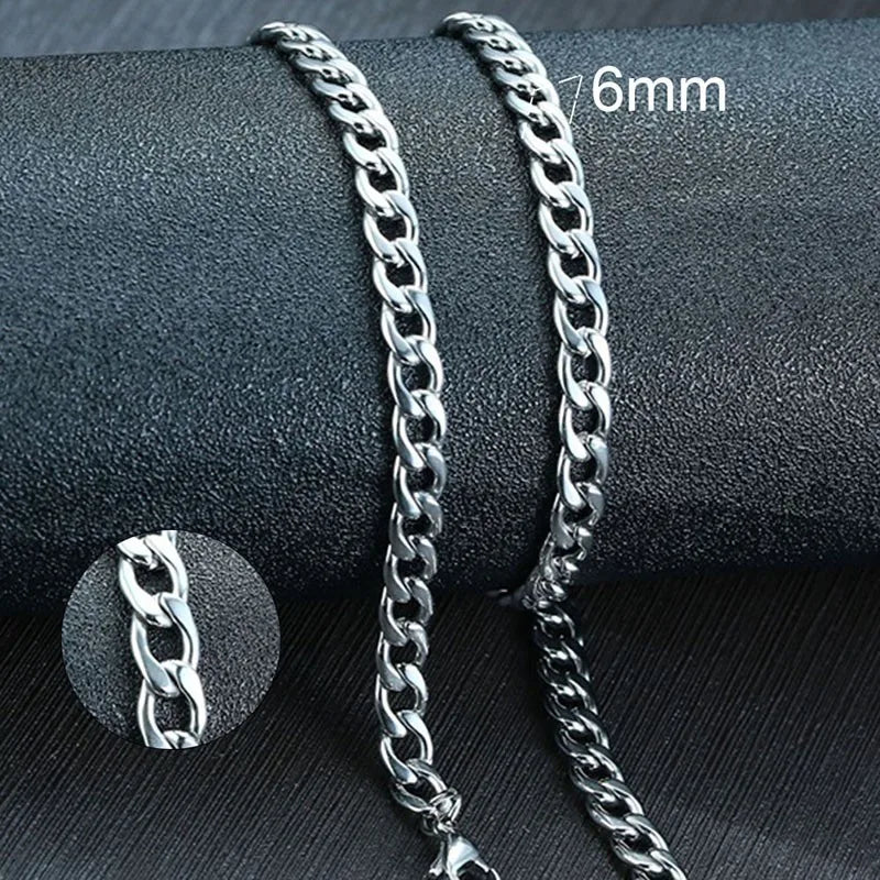 Vnox Men's Cuban Link Chain Necklace | Stainless Steel Black Gold Color Choker Jewelry close-up view