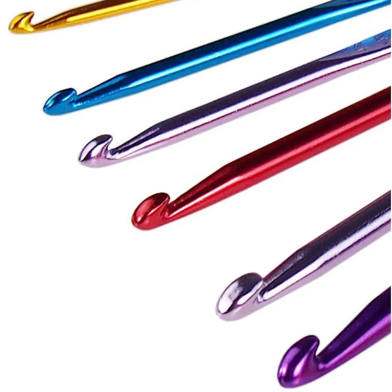 1Pcs Crochet Hook Handle Knitting Needles 2.5mm 3mm 3.5mm 4mm 4.5mm 5mm 5.5mm 6mm 7 additional angle