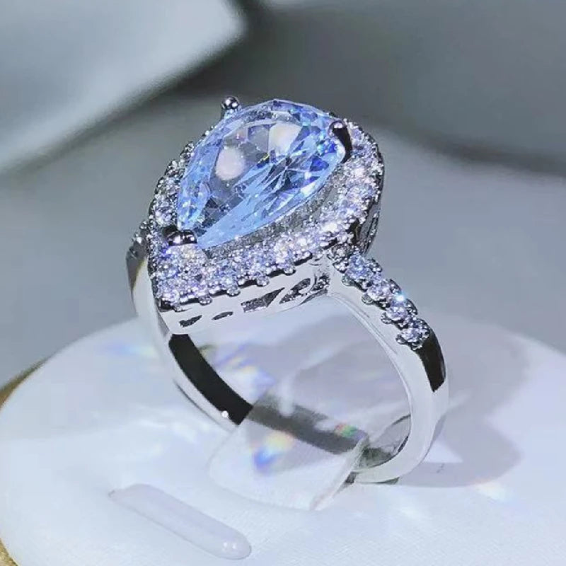 925 sterling silver elegant and exquisite drop-shaped white zircon ring with diamonds fo detail view