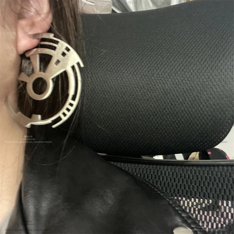 ZHUHE Gear Ear Loops Cyberpunk Style For Women Men's Jewelry Accessories Party Gifts close-up view
