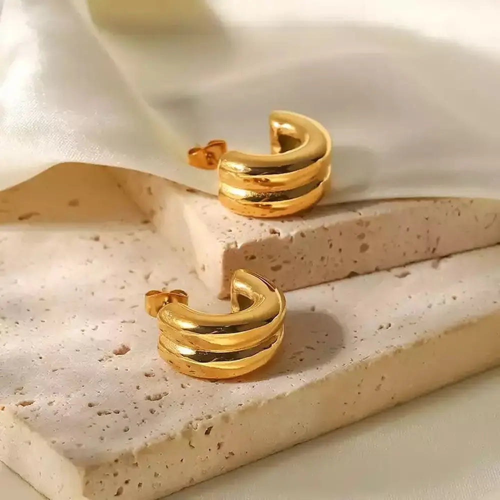 CARLIDANA Connected Double Ring CC Shape Gold Earrings | Stainless Steel PVD Gold Plated Stud Earrin