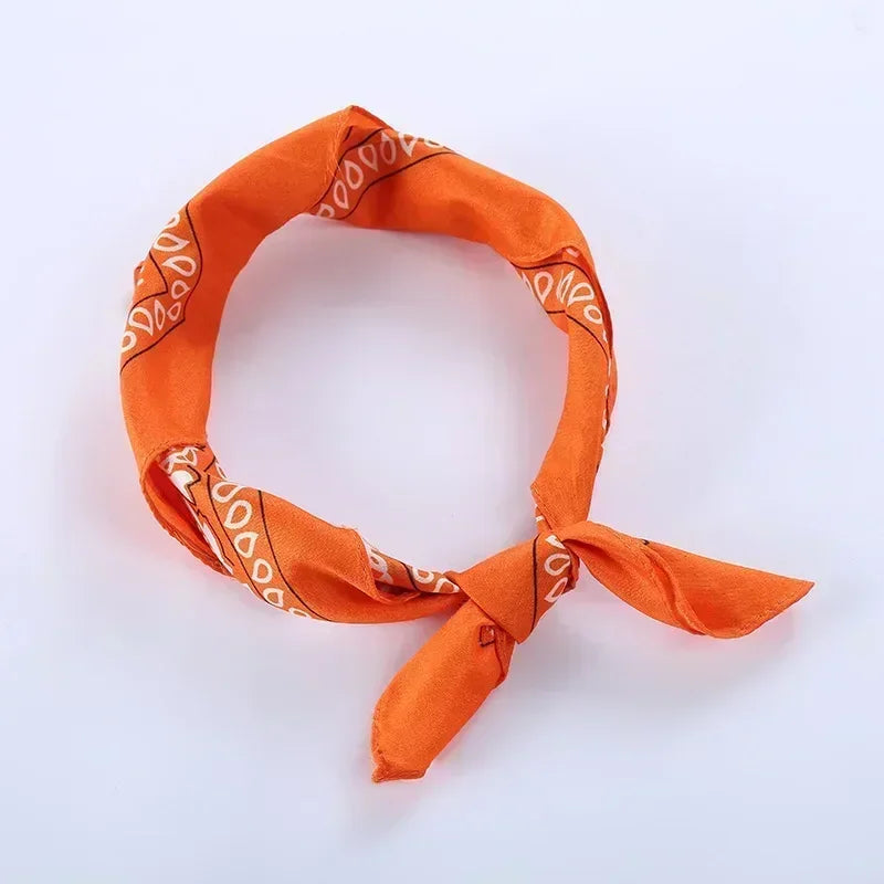 55cm*55cm Outdoor Sports Bandana Scarf Face Mask Riding Camping Cycling Headscarf Tub lifestyle view