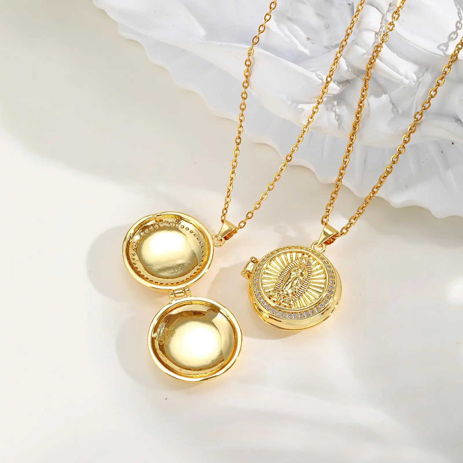 Round Zircon Virgin Mary Locked Pendant Necklace for Women, No Photo, Adjustable Link close-up view