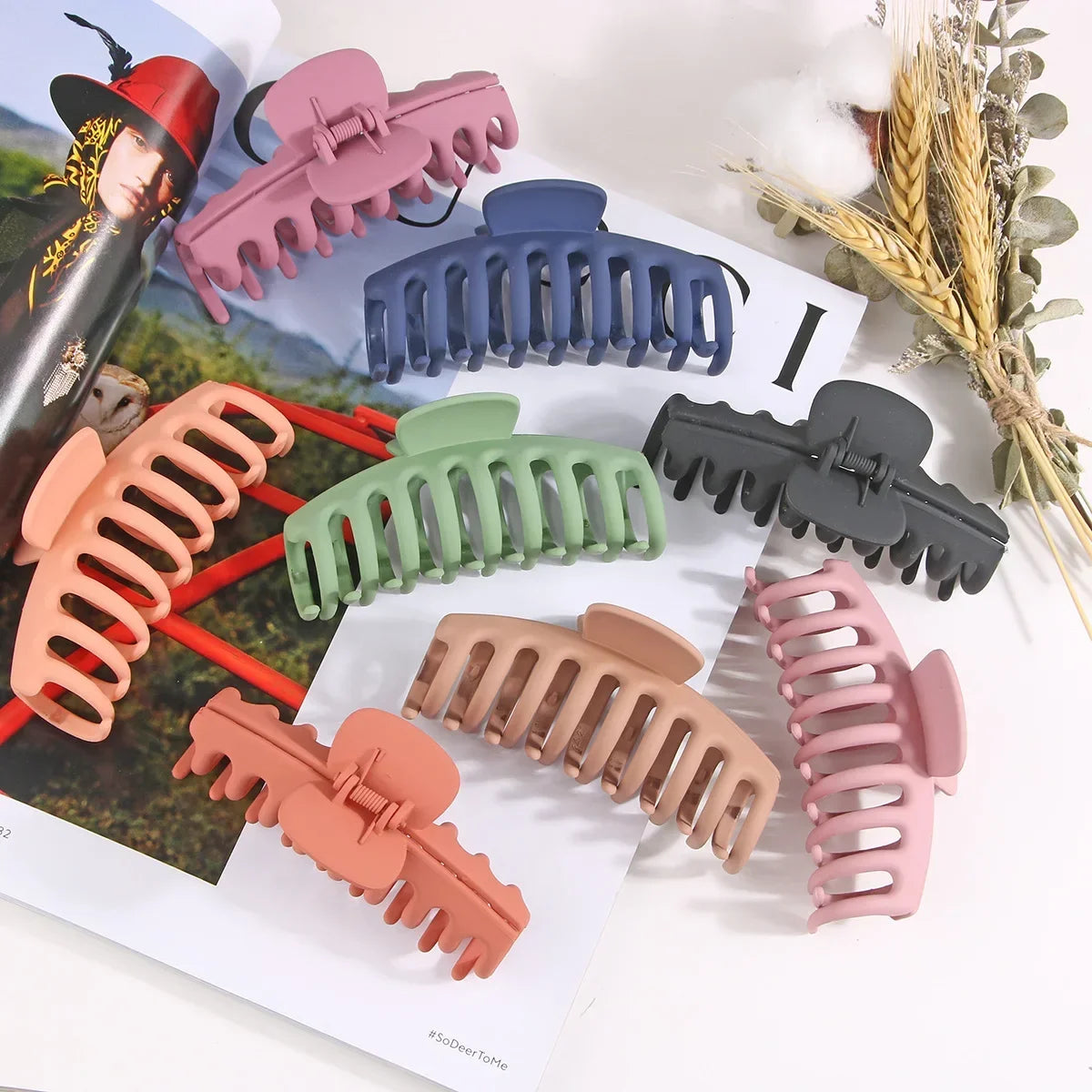 Korean Solid Large Hair Claws Elegant Frosted Acrylic Hair Clips Hairpins Barrettes Headwear for Women Girls Hair Accessories