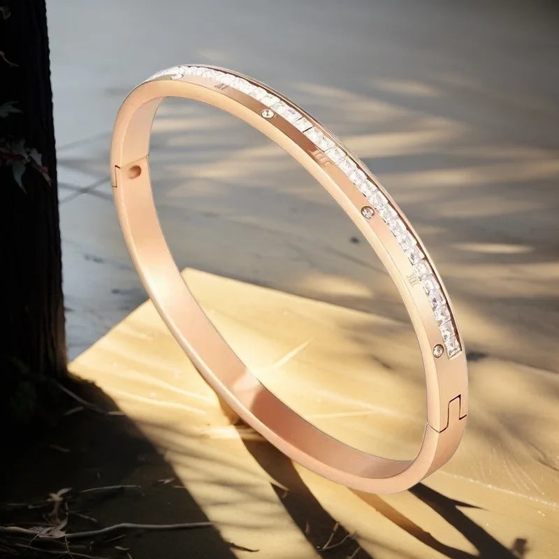 Roman Numerals Bracelet For Women Stainless Steel Jewelry Accessories Luxury Bracelet lifestyle view