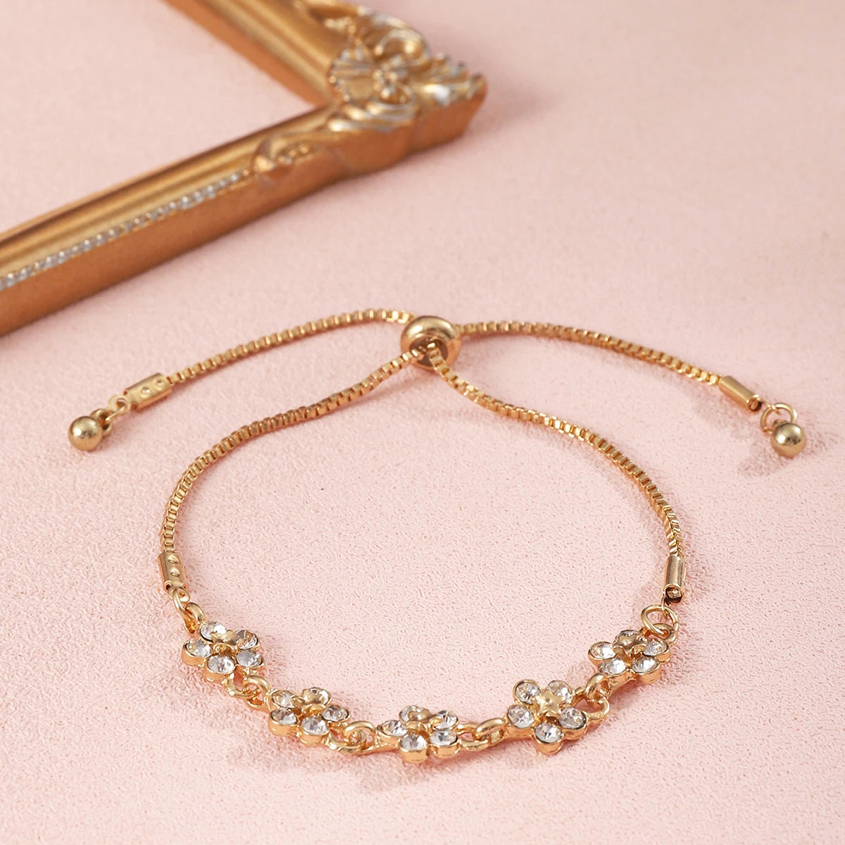 Zinc Alloy Bracelet Sparkling Zircon Flower Bracelet Handmade Bracelet Alloy For Daily Wear Fashion