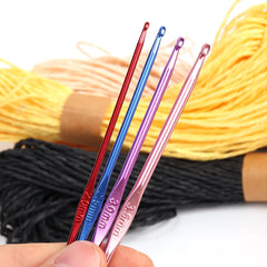 8pcs Metal Handle Crochet Hook Colorful Aluminum Knitting Needles Single Head Crochet close-up view