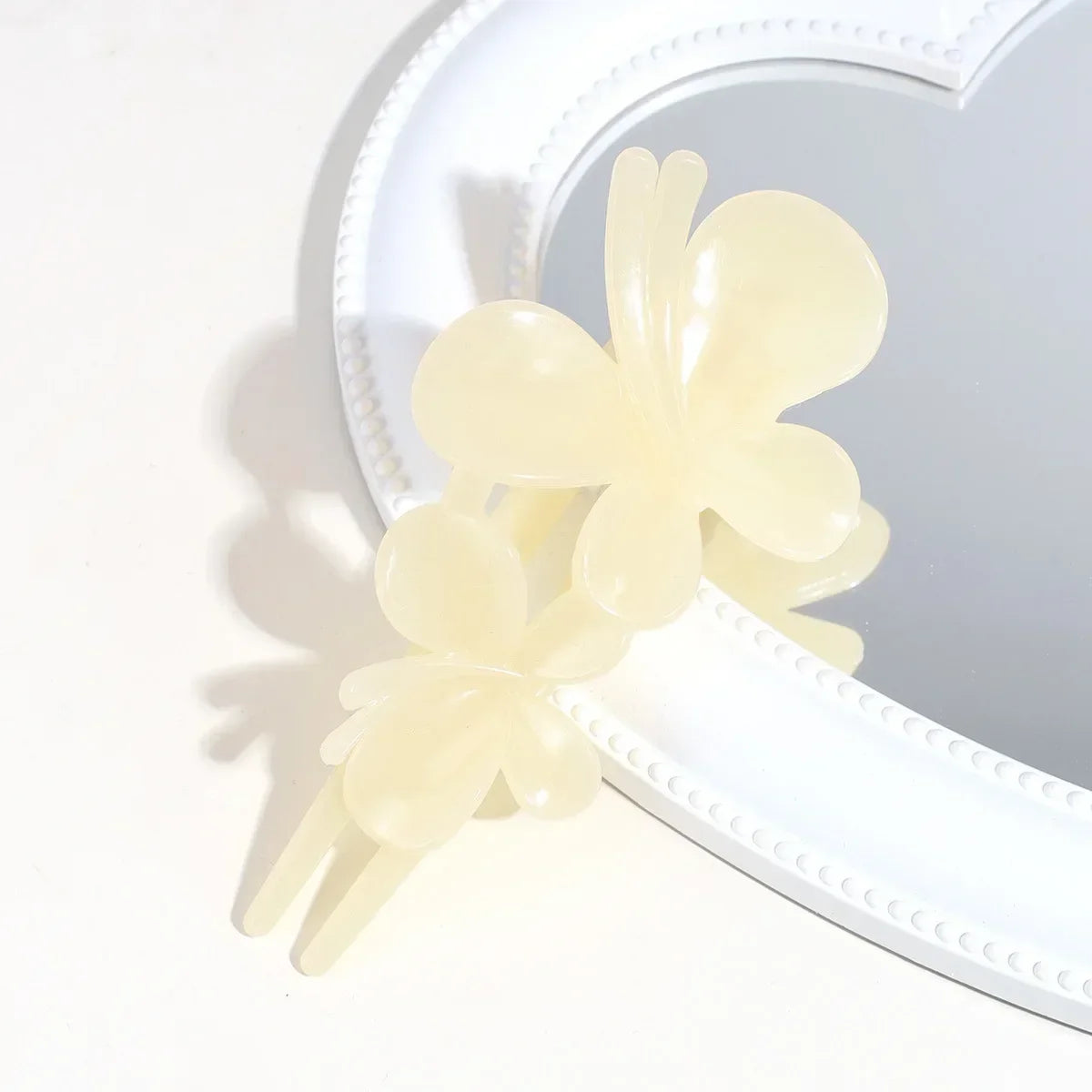 Butterfly Hairpin Solid Color Acrylic Hair Clips Claw Duckbill Ponytail Styling Headwear Women Hair Accessories Fashion Barrette