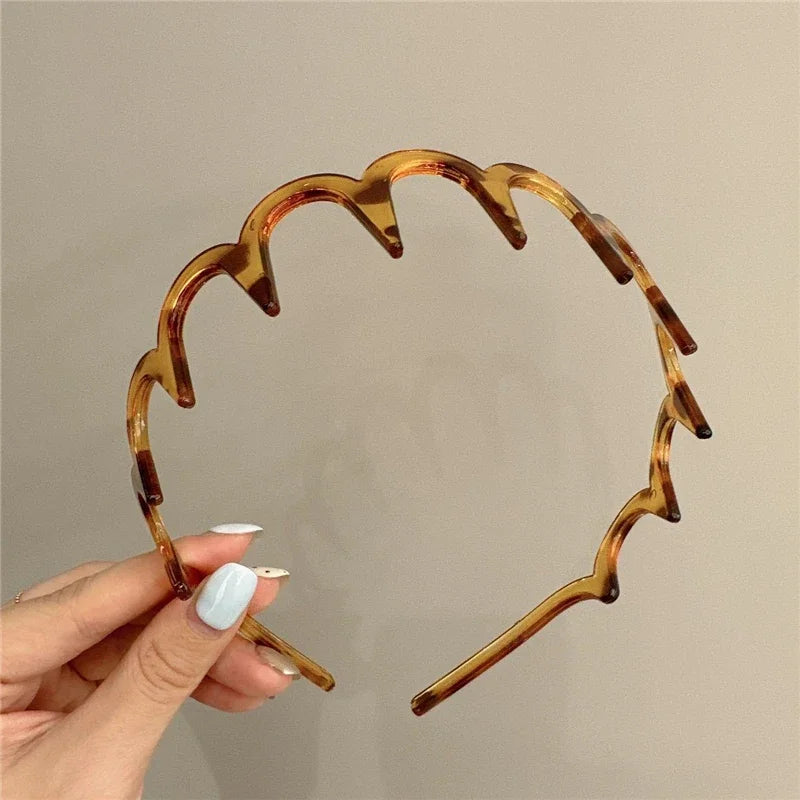 2 pieces of wavy hairbands for women, sweet new style, face wash, non-stuck, fluffy text detail view