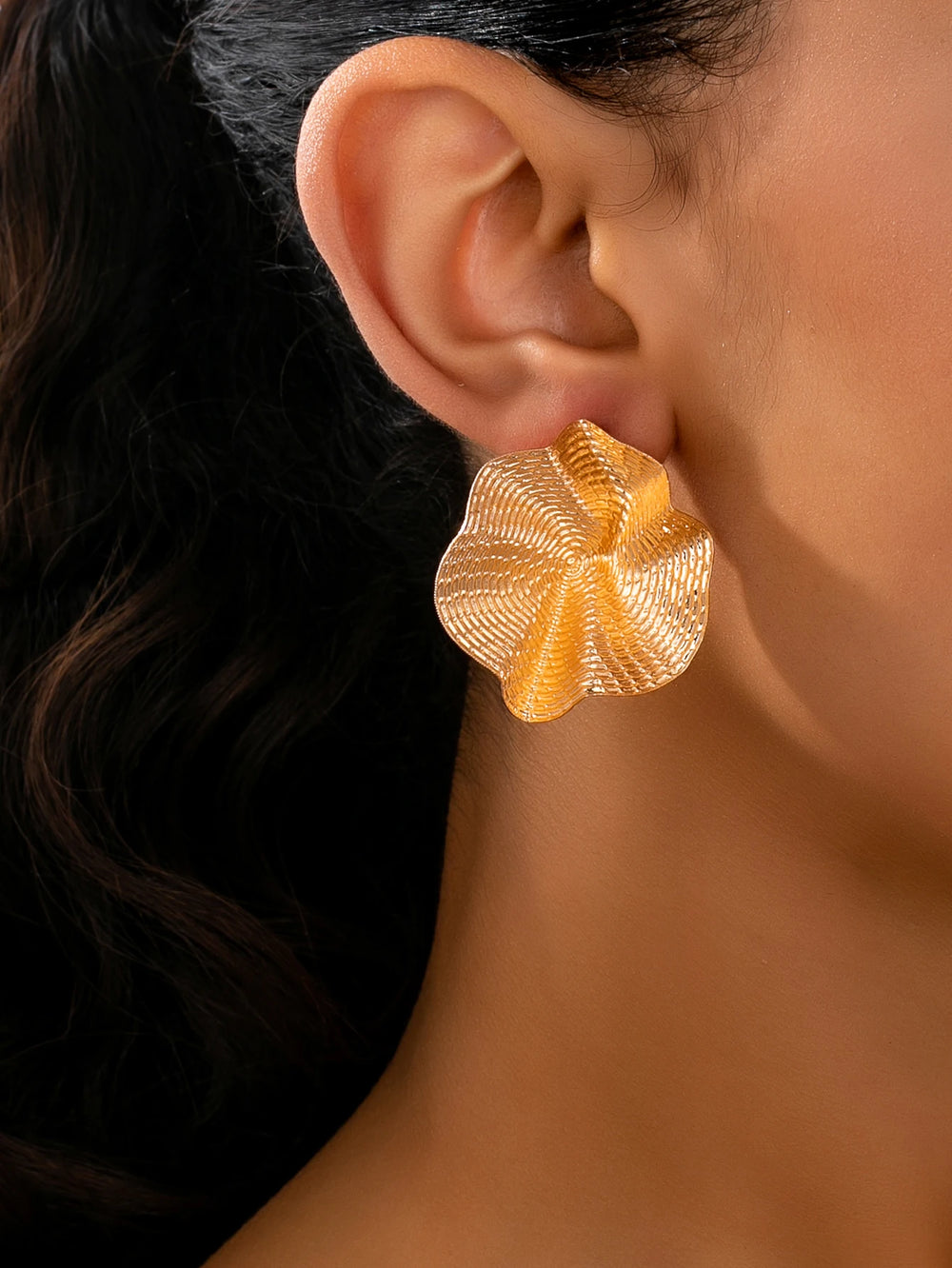 A Pair of Irregular Round Metal Stud Earrings Jewelry additional angle
