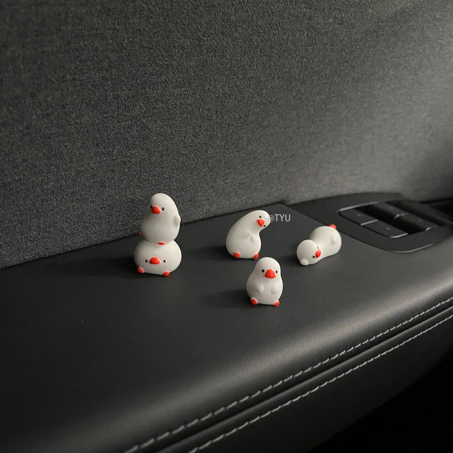 5 Pcs Flat Duck Resin Car Ornaments Set