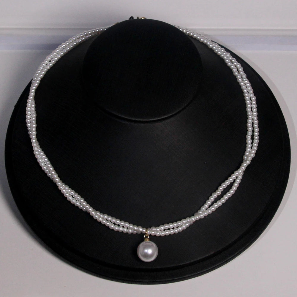 New Women's Fashion Pearl Necklace French Vintage Pearl Necklace Double Lock Bone Chain detail view
