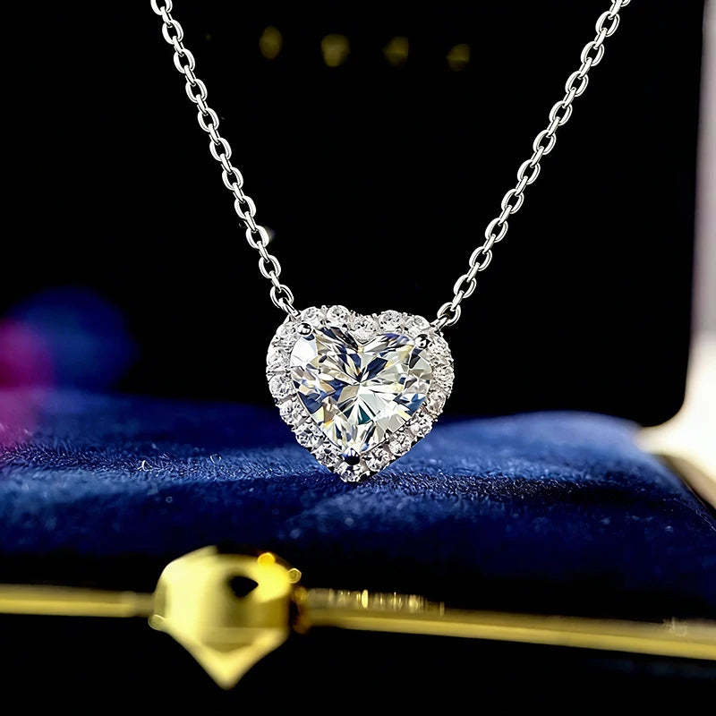 Huitan Heart Women Pendant Necklace Romantic Wedding Party Simple Style Accessories I lifestyle view